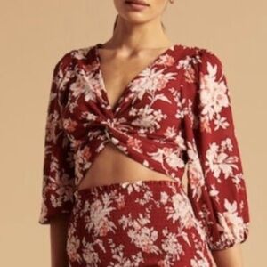 NWT Abercrombie & Fitch Red Floral Twist Front Blouse
